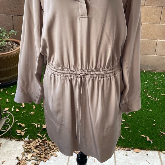 NEW Vince. 100% Silk Mink Nude Color Drawstring Waist Long Sleeve Shirt Dress 12 - Picture 6 of 16